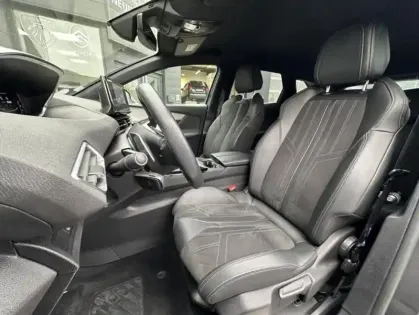 Photo 12 Peugeot 3008 II PureTech 180 S&S EAT8 GT
