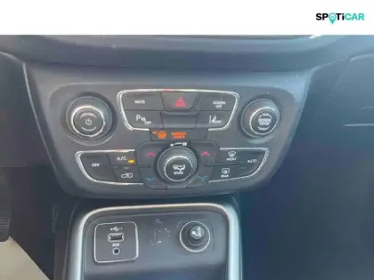 Photo 29 Jeep Compass  1.6 MultiJet II 120ch Limited 4x2 Euro6d-T