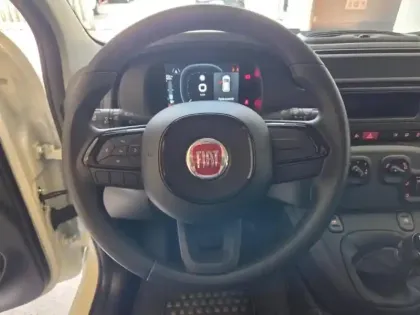 Photo 11 Fiat Panda  Pandina 1.0 65ch BSG S&S Hybrid Pop