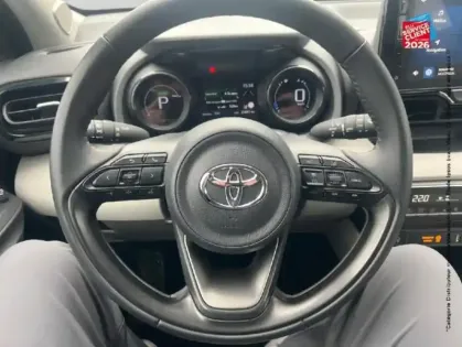Photo 11 Toyota Yaris  116h Iconic 5p MY22