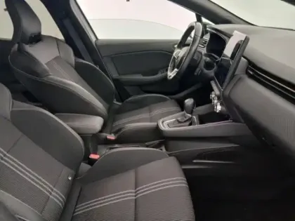 Photo 6 Renault Clio  1.6 E-Tech hybride 145ch Engineered