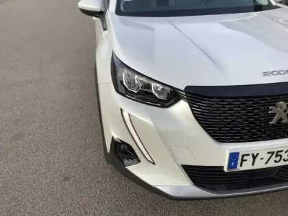 Photo 8 Peugeot 2008  BlueHDi 130 S&S EAT8
