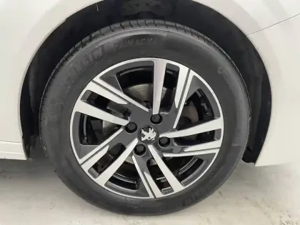 Photo 17 Peugeot 208  PureTech 100 S&S BVM6