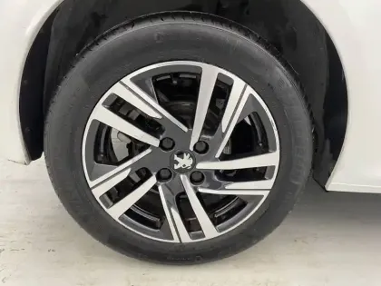 Photo 18 Peugeot 208  PureTech 100 S&S BVM6
