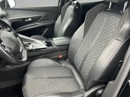 Photo 31 Peugeot 3008  Puretech 130ch S&S EAT8