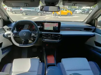 Photo 9 Renault 5 Renault  E-Tech Electrique 10 ch autonomie confort