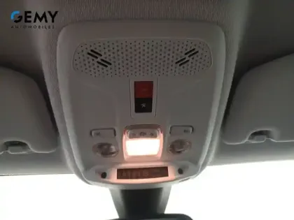 Photo 13 Peugeot 208  Electrique 50 kWh 136ch