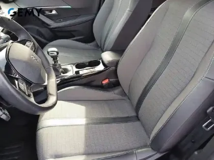 Photo 8 Peugeot 2008  BlueHDi 110 S&S BVM6