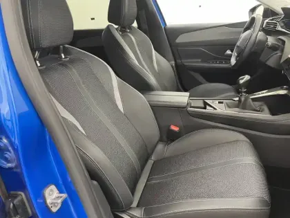 Photo 33 Peugeot 308  PureTech 130ch S&S BVM6