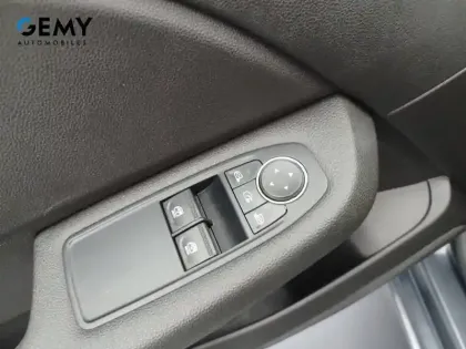 Photo 43 Renault Clio  E-Tech 140