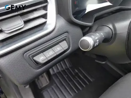 Photo 16 Renault Clio  E-Tech 140