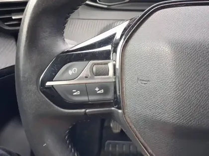 Photo 15 Peugeot 2008  PureTech 100 S&S BVM6