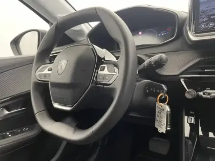 Photo 29 Peugeot 208  Hybrid 100 e-DCS6