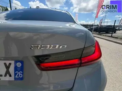 Photo 22 BMW Serie 3 330e xDrive 292 ch BVA8