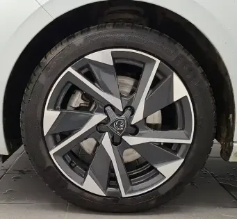 Photo 16 Peugeot 308  SW BlueHDi 130ch S&S EAT8