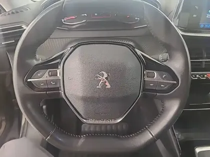 Photo 8 Peugeot 2008  PureTech 100 S&S BVM6