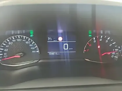 Photo 9 Peugeot 2008  PureTech 100 S&S BVM6