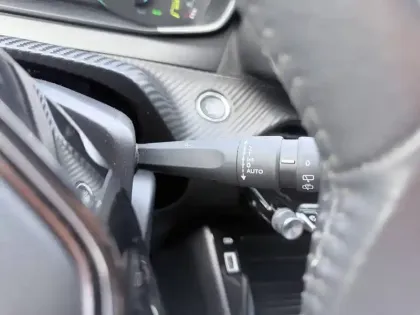 Photo 16 Peugeot 2008  Electrique 136 ch