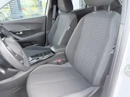 Photo 12 Peugeot 2008  Electrique 136 ch