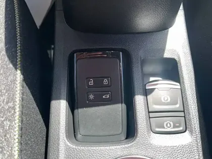 Photo 21 Renault Captur  E-Tech full hybrid 160 ch