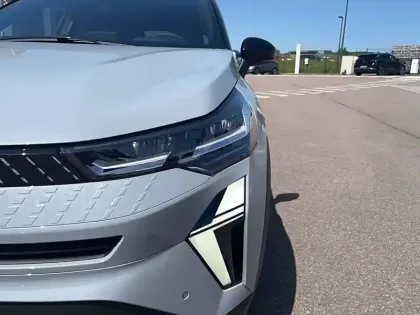 Photo 14 Renault Captur  E-Tech full hybrid 160 ch