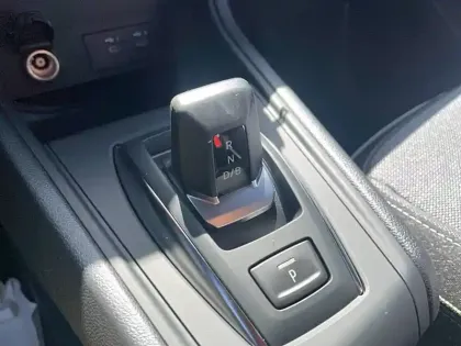Photo 8 Renault Captur  E-Tech full hybrid 160 ch