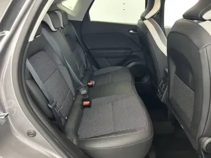 Photo 15 Renault Captur  E-Tech full hybrid 145