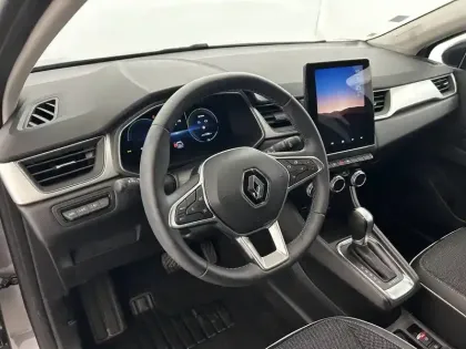 Photo 9 Renault Captur  E-Tech full hybrid 145
