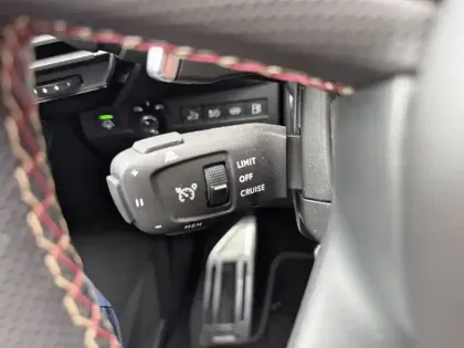 Photo 18 DS DS 7  Hybride Rechargeable E-Tense 225 EAT8