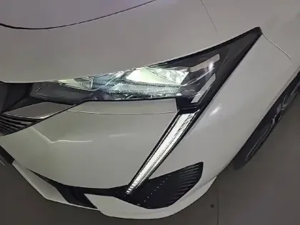 Photo 15 Peugeot 308  PureTech 130ch S&S EAT8