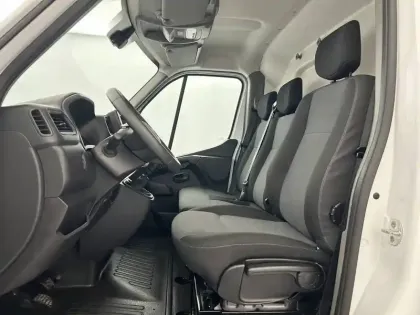 Photo 32 Renault Master  FGN TRAC F3500 L3H3 BLUE DCI 135