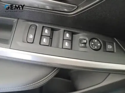 Photo 11 Peugeot 5008  Hybrid 136 e-DCS6