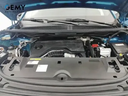 Photo 16 Peugeot 5008  Hybrid 136 e-DCS6