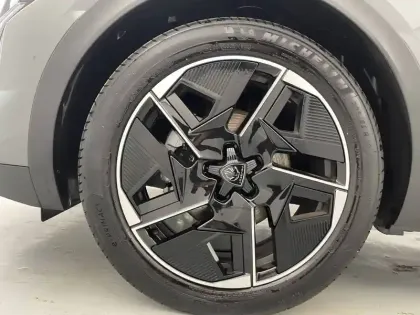 Photo 16 Peugeot 408  Hybrid 136 e-DCS6