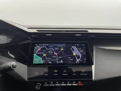 Photo 19 Peugeot 408  Hybrid 136 e-DCS6