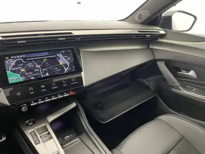 Photo 24 Peugeot 408  Hybrid 136 e-DCS6