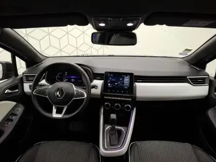 Photo 27 Renault Clio  E-Tech hybride 145