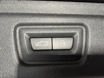Photo 24 BMW Serie 3 Touring 320d xDrive 190 ch BVA8