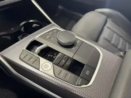 Photo 8 BMW Serie 3 Touring 320d xDrive 190 ch BVA8