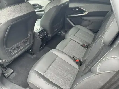 Photo 6 Peugeot 5008  GT HYBRID 145CH E-DCS6