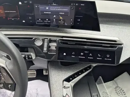 Photo 12 Peugeot 5008  GT HYBRID 145CH E-DCS6