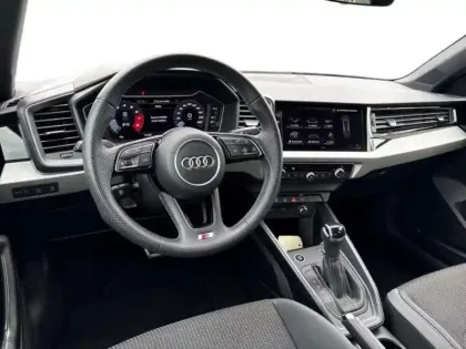 Photo 8 Audi A1 30 TFSI 116 ch S tronic 7 S line