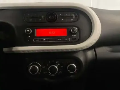 Photo 9 Renault Twingo III 0.9 TCe 90 Energy Zen