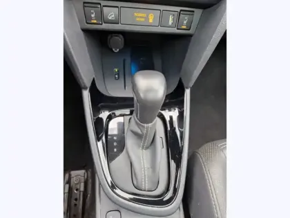 Photo 19 Toyota Yaris Hybride 1.5 HYBRID 116H PREMIERE AWD