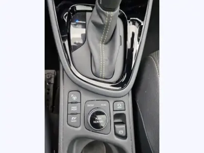 Photo 20 Toyota Yaris Hybride 1.5 HYBRID 116H PREMIERE AWD