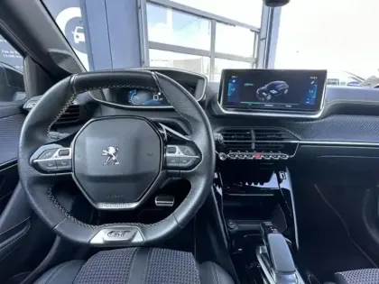 Photo 6 Peugeot 208  e- 136ch GT