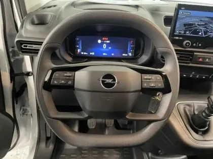 Photo 8 Opel Combo  Cargo M 650kg BlueHDi 100ch S&S Pack Premium Connect