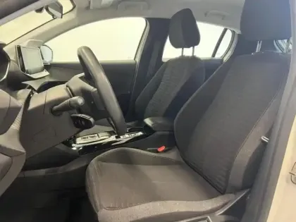 Photo 6 Peugeot 208  e- 136ch Style