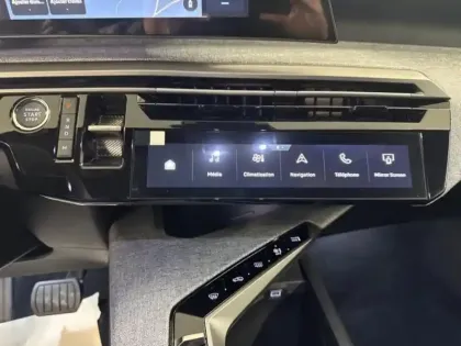 Photo 12 Peugeot 5008  Hybrid 145ch Allure e-DCS6
