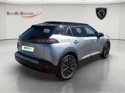 Photo 21 Peugeot 2008  e- 136ch GT Pack